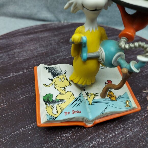 Dr. Seuss Cat In The Hat Figurine With Green Eggs & Ham Statue - Picture 5 of 9
